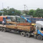 Thanh tra Sở GTVT tỉnh: Xử phạt và hạ tải 21 xe chở gỗ quá tải
